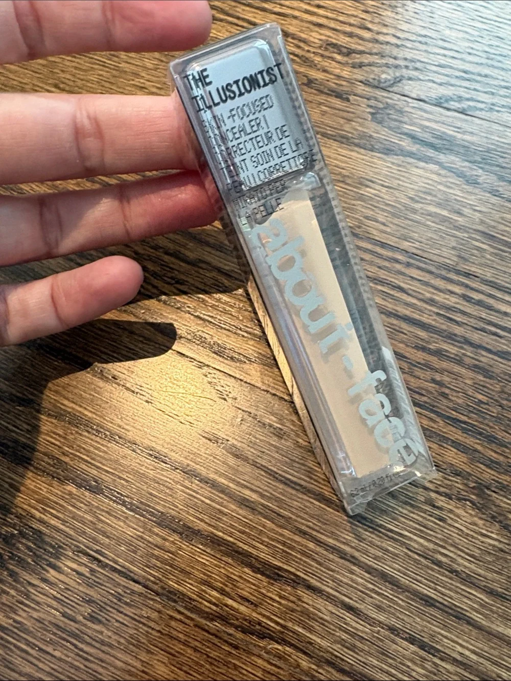 About Face Illusionist concealer lw1